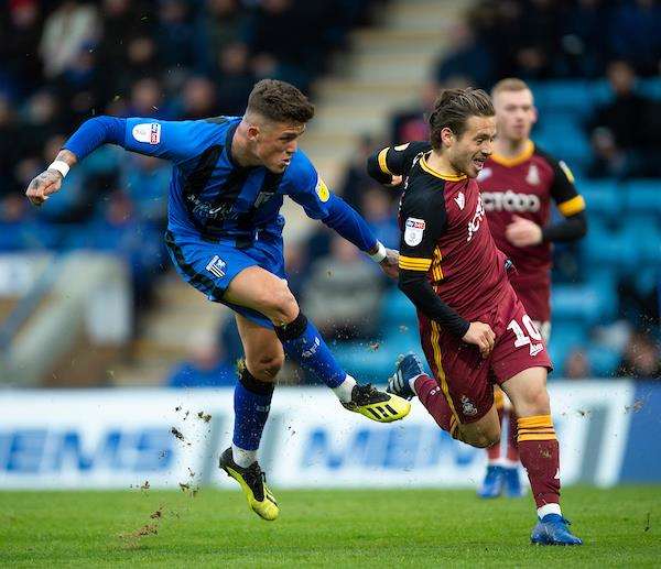 Gillingham's Darren Oldaker has a shot against Bradford City Picture: Ady Kerry (5143777)