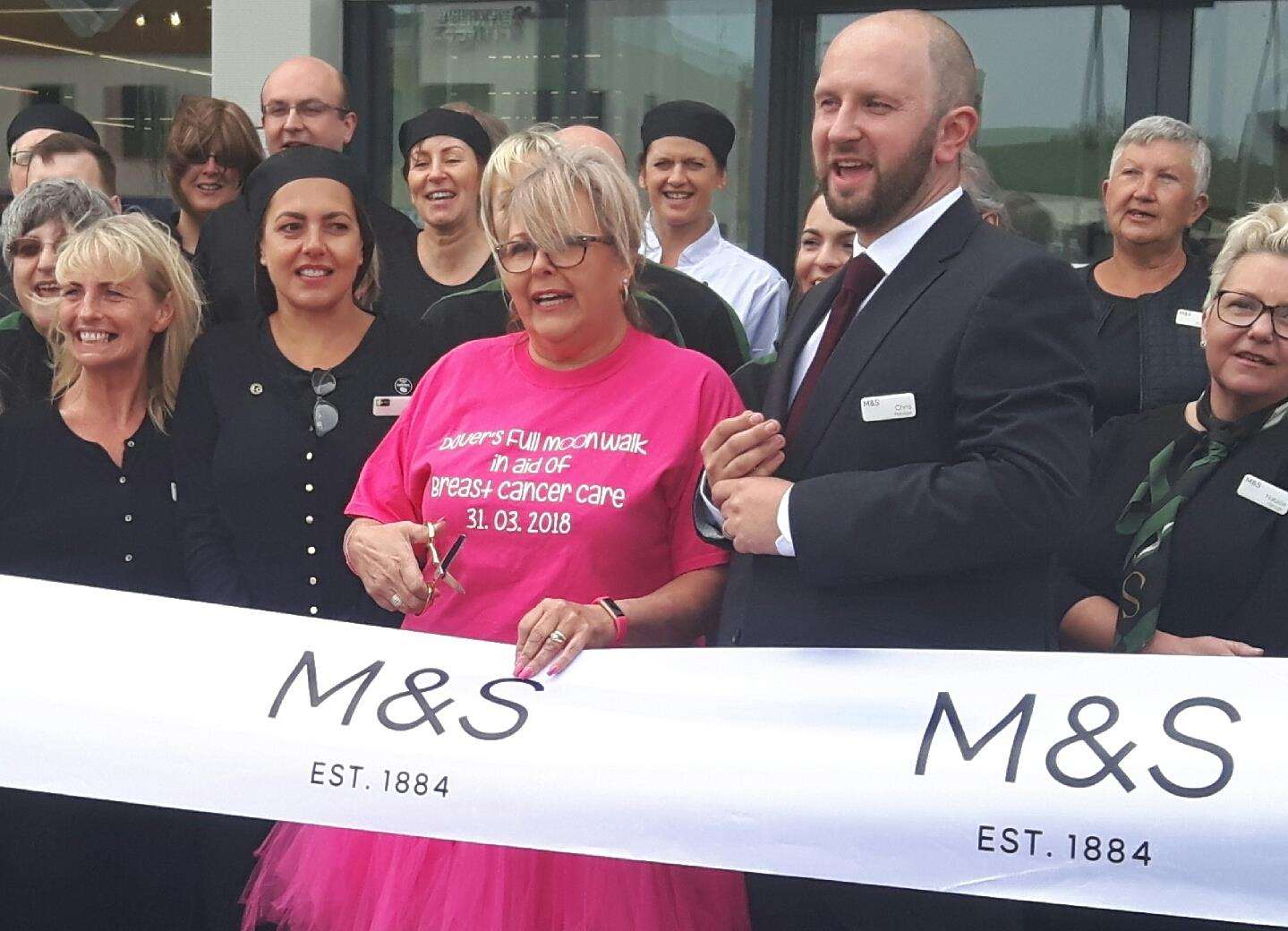 Cancer walk fundraiser Tracy Whiteaker and manager Chris Tallamy who opened the new Dover M&S Foodhall in May 2018