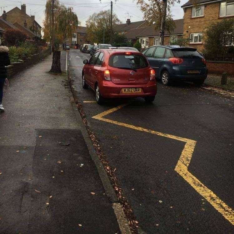 Cars have been spotted pulling up along Keary Road to drop kids off at Manor Community Primary in Swanscombe