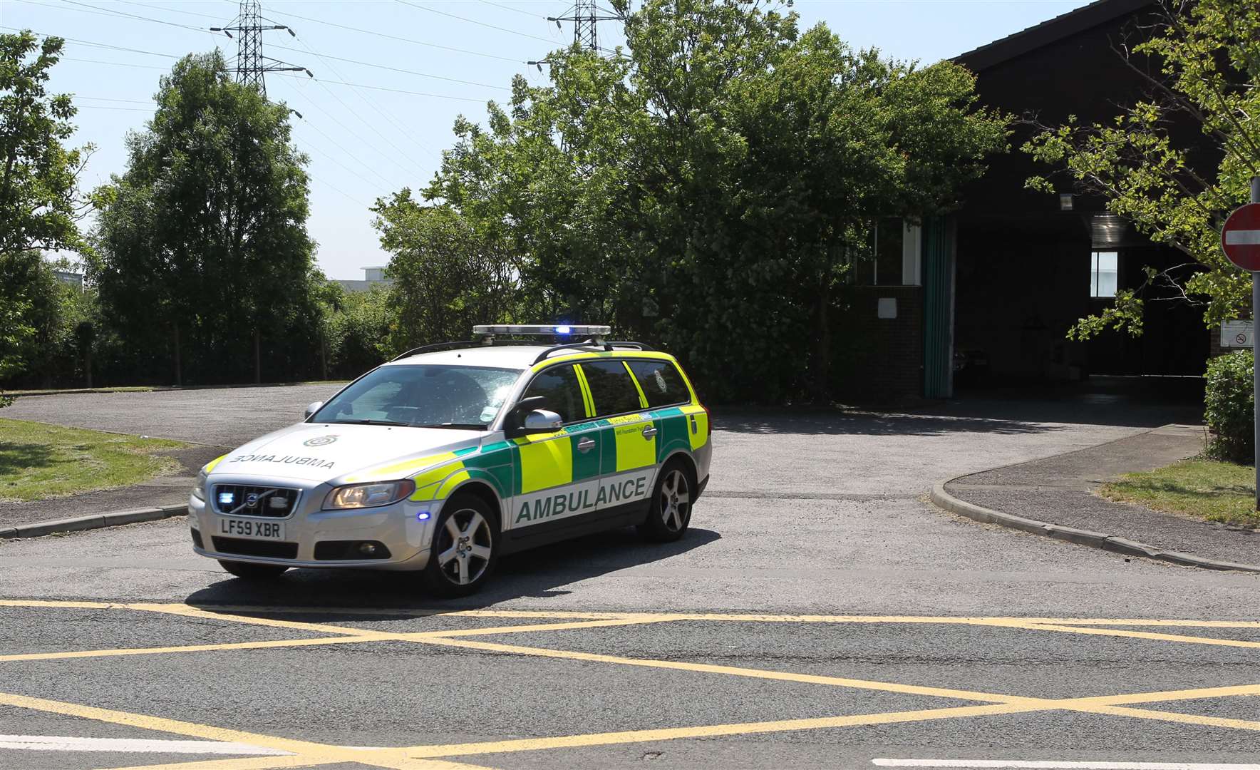 Paramedics leave Queenborough Ambulance Station on Main Drive, Sheppey Picture: John Westhrop.... FM3862392. (26722016)