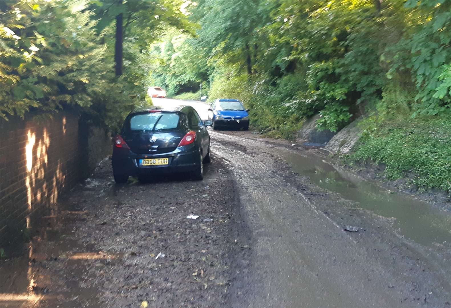 Cars were abandoned in Bull Road, Birling