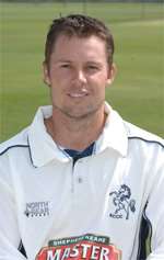 Geraint Jones hit his second century of the summer for Kent