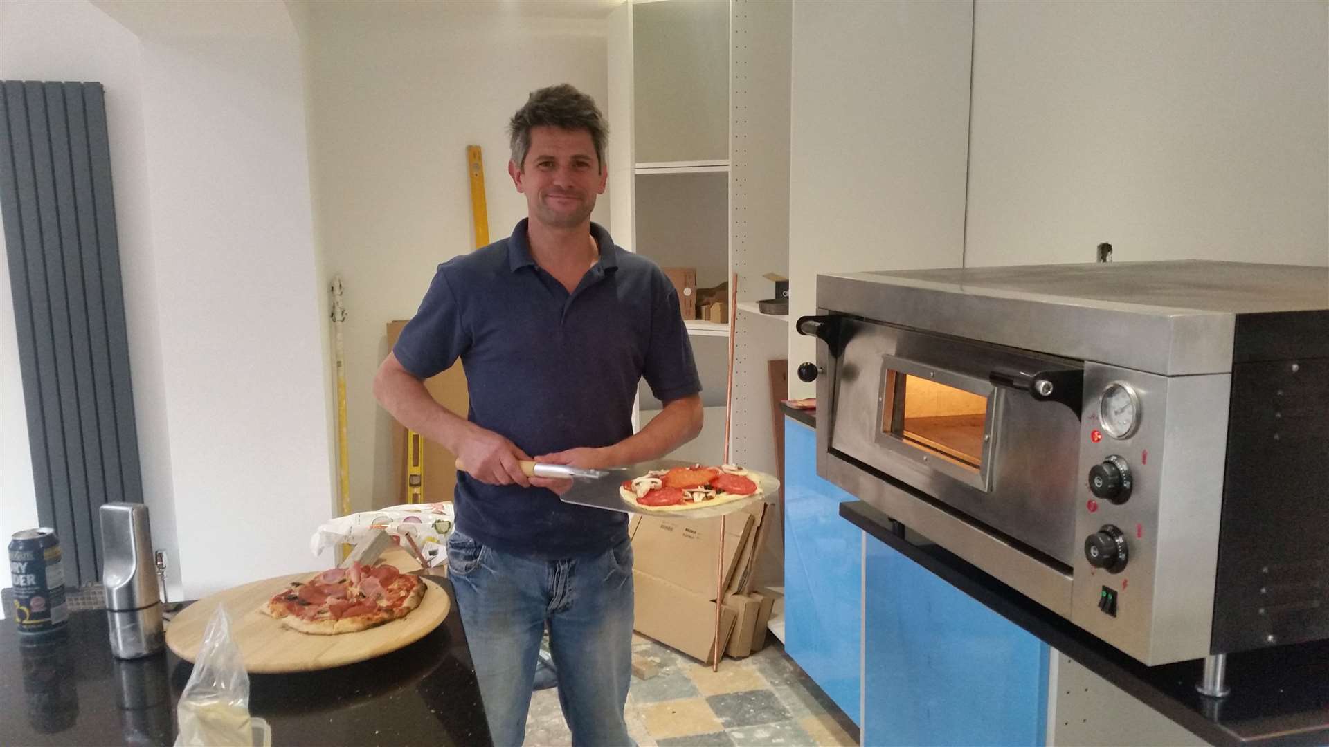 Ian Parris wants to open pizza takeaway