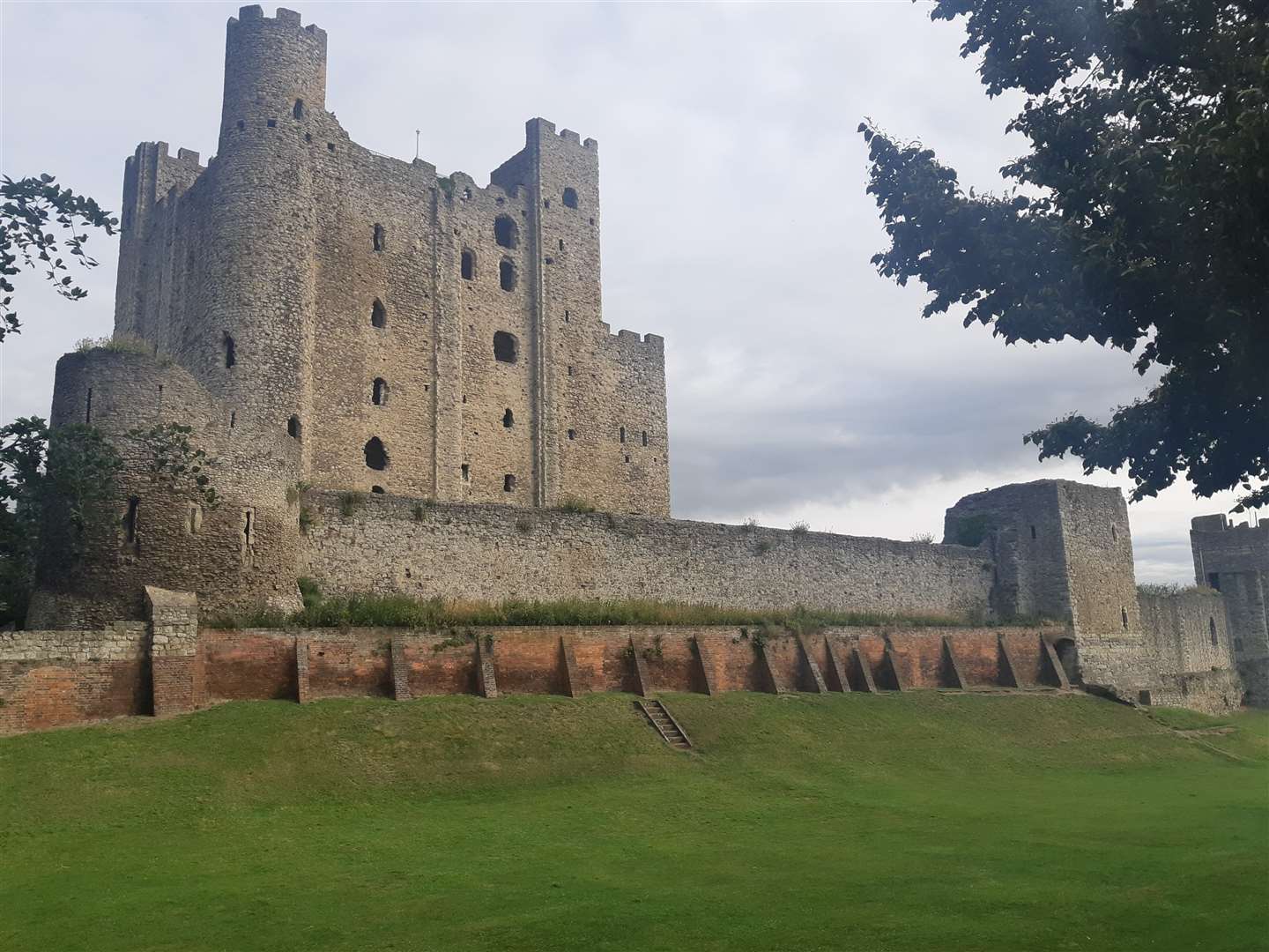 A view of Rochester Castle from Boley Hill