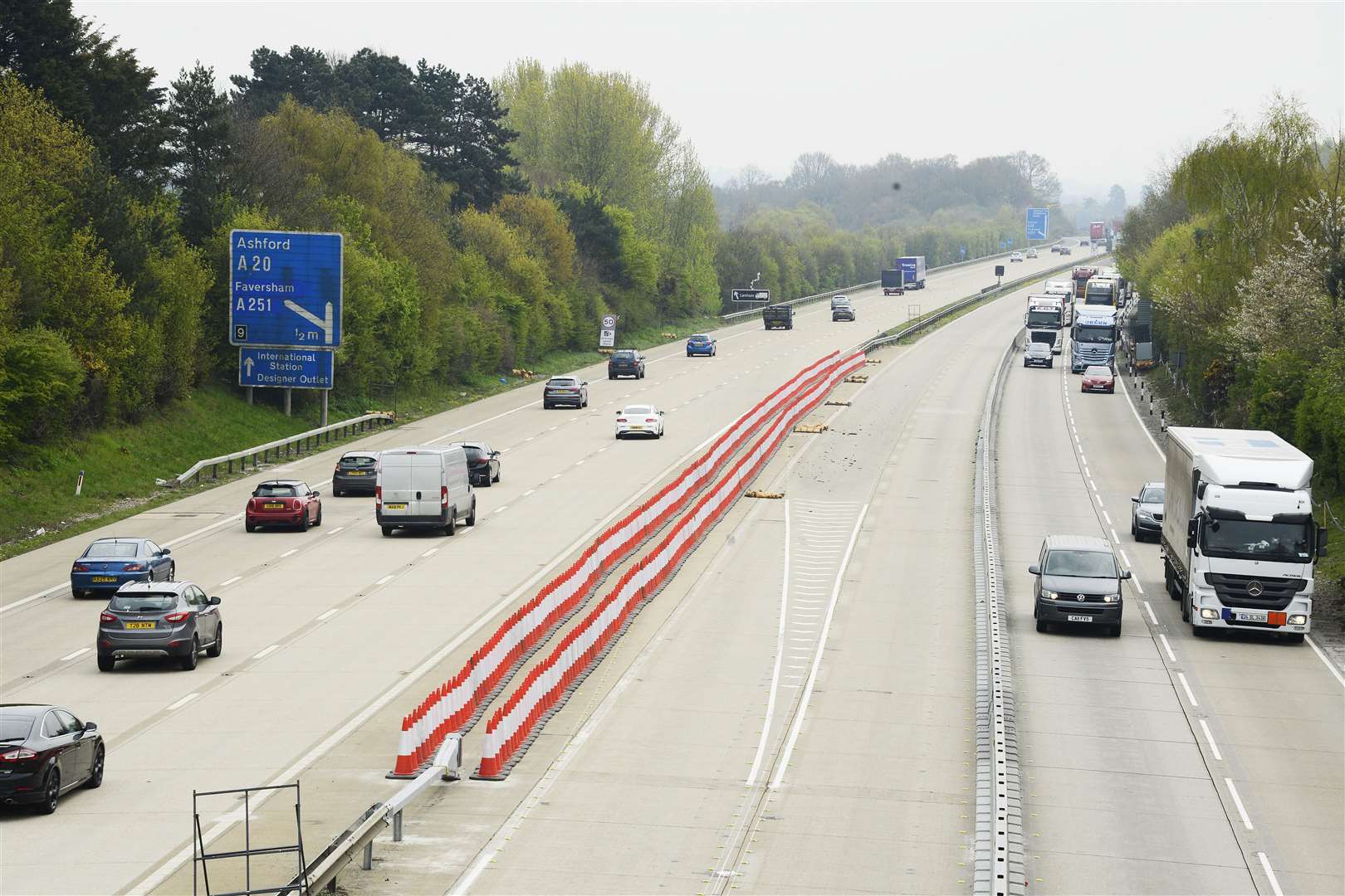 M20 closed from junction 9 for Ashford to junction 11 for Hythe