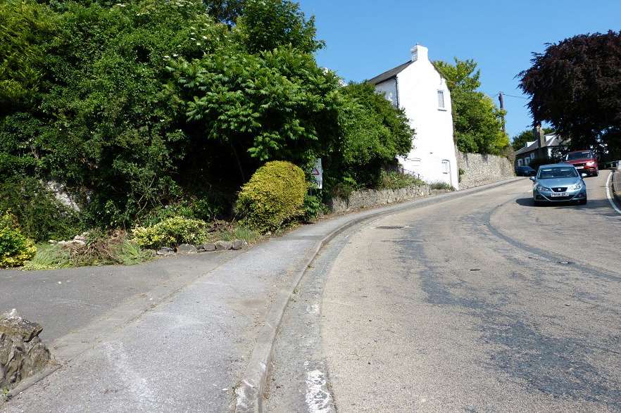 Alkham Valley Road crash in Dover involving BMW 320i four injured