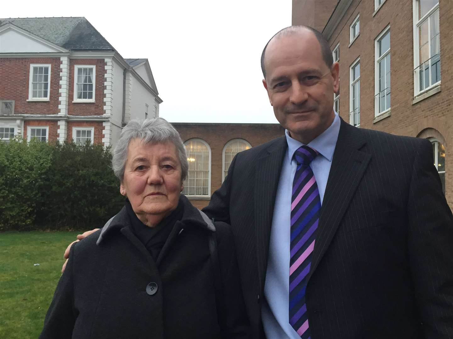 Mr Pring’s mother Irene and his brother Shaughan (Johanna Carr/PA)