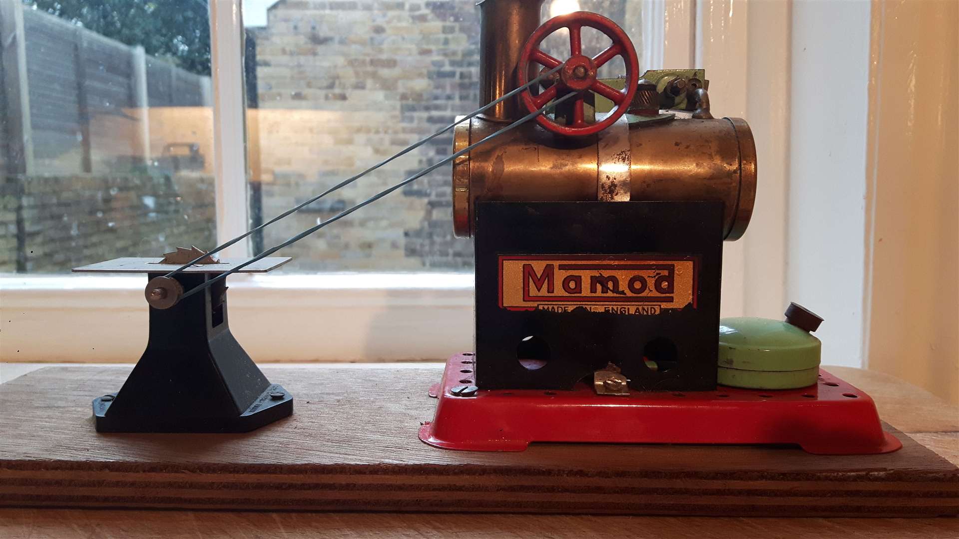 A Mamod steam engine and saw from the early 1960s