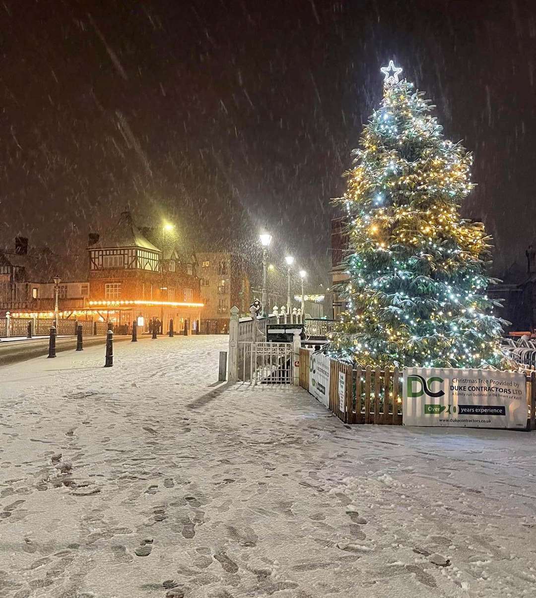 Snow settling in Tonbridge. Picture: Naz Vokes