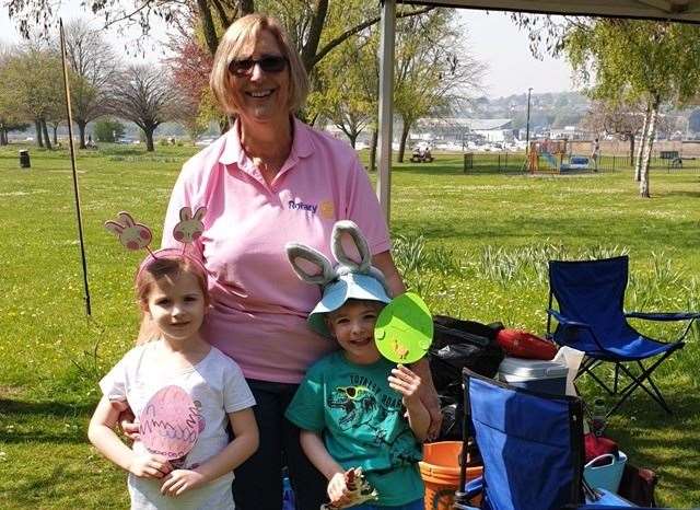 Strood Rotary's Hazel Sheehan and Isabelle Malster, 5, and Elias Sheehan, 4, at the trail (9096601)