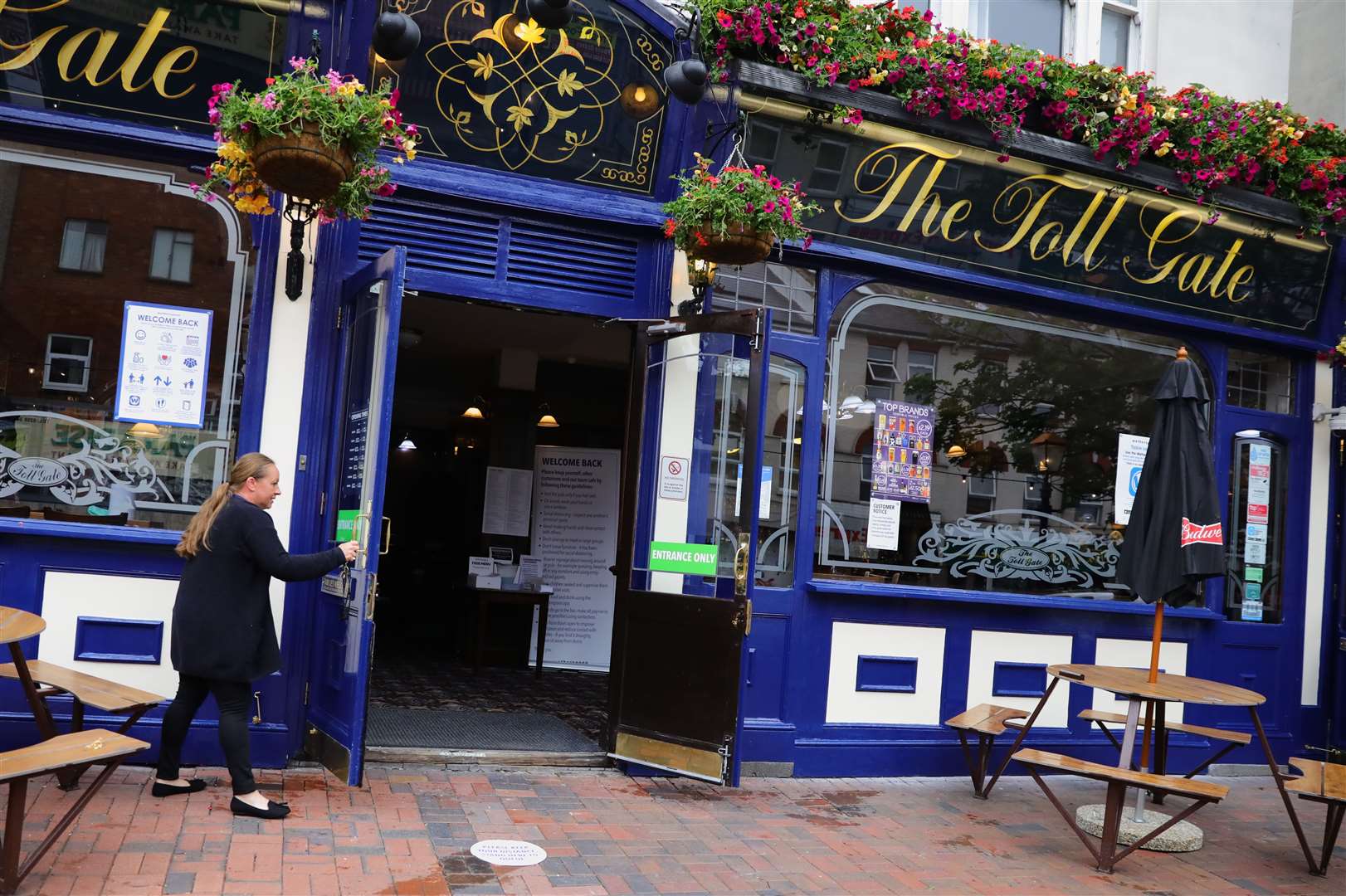 Lindy Barack was up early to open the doors of The Toll Gate, a Wetherspoons pub in Hornsey, north London (Aaron Chown/PA)