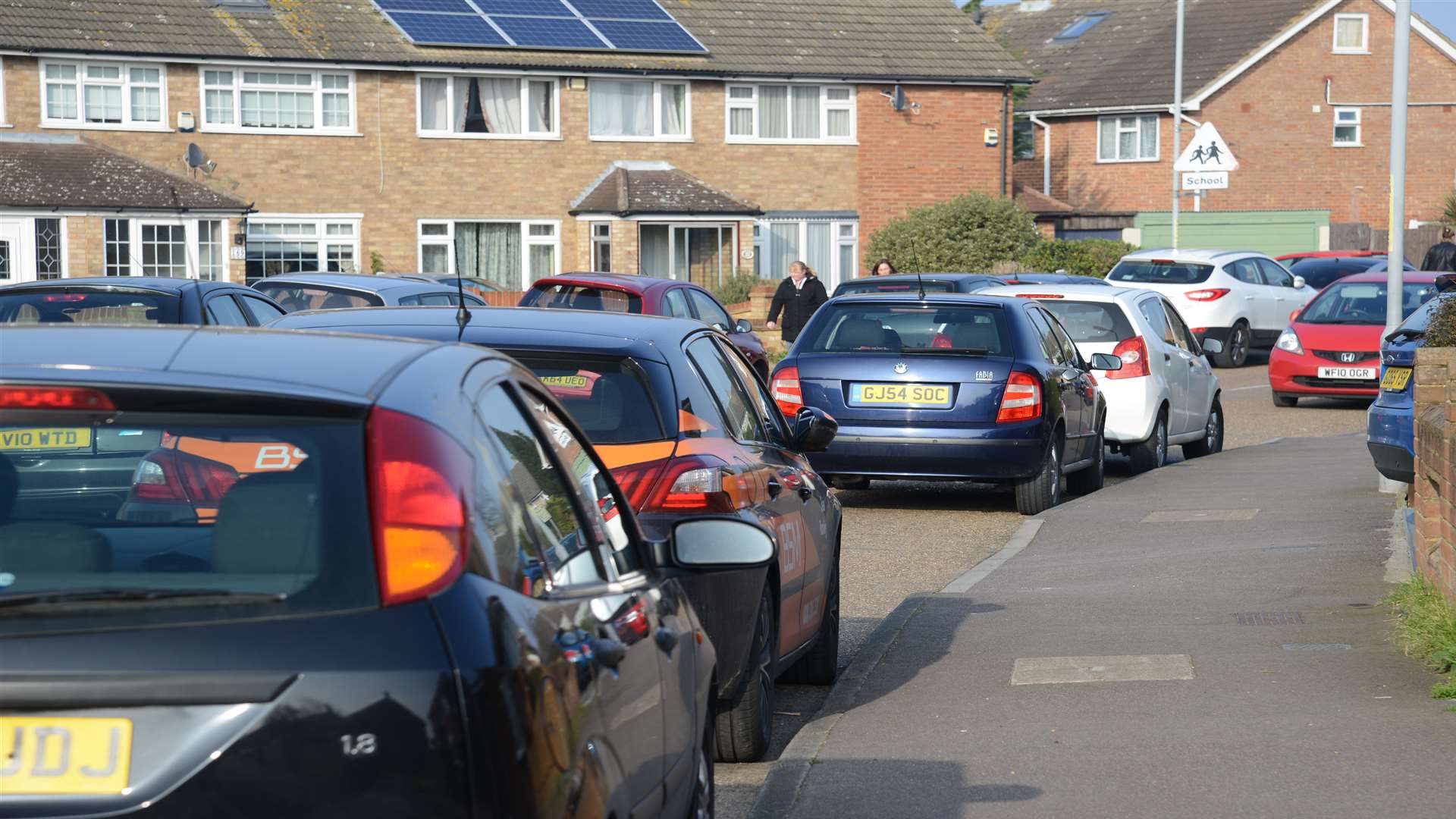 Traffic problems outside Riverview infant and junior schools has led to a petition for zebra crossings