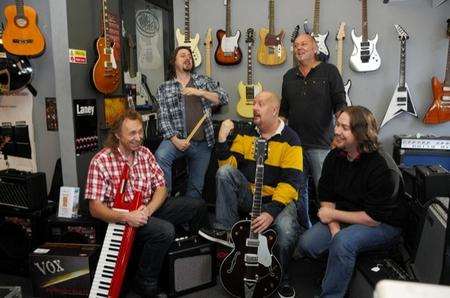 Canterbury Band Gizmo. Left Grant Matcham, Ian Harris, Martin Reed, Dave Radford, and Alex Powley.