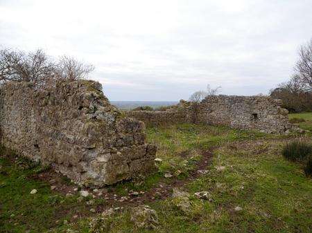 Ruined chopel, near Aldington