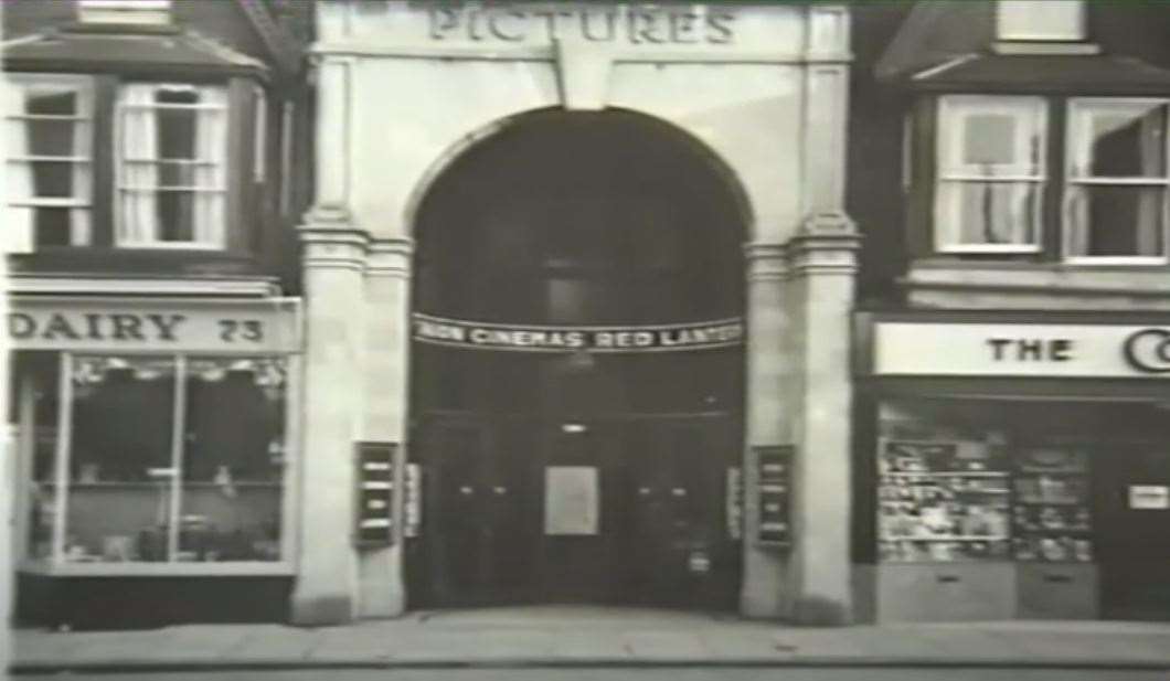 The building became the Red Lantern Cinema in 1926