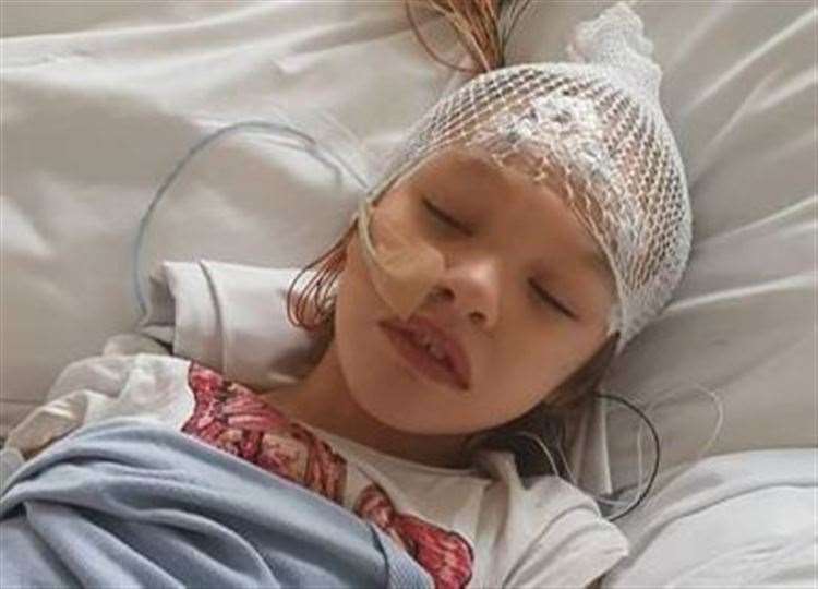 Nine-year-old Teagan Appleby has severe epilepsy (8392666)