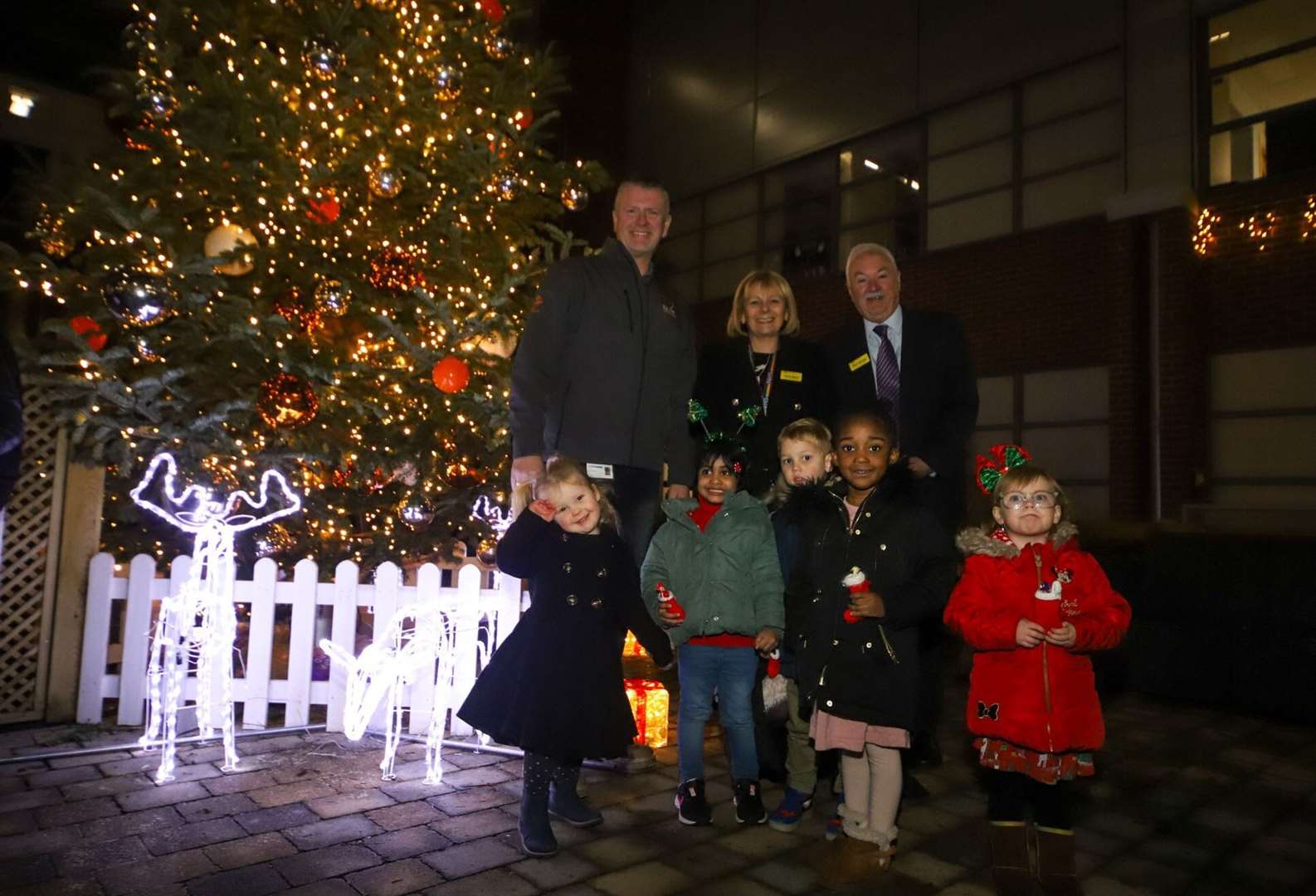 The children with Jayne Black, Acting Chair, Mark Spragg and Tim Ivory of Elite Investigations