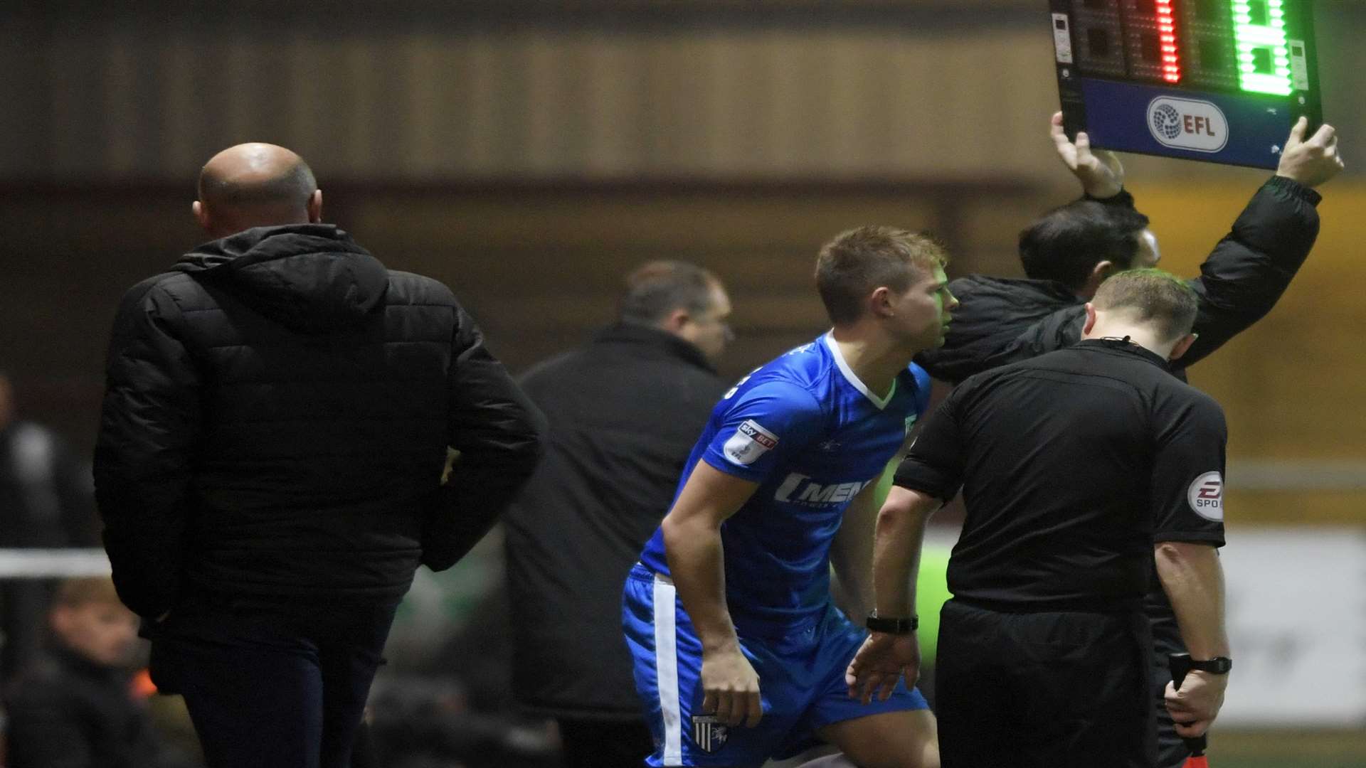 Jake Hessenthaler comes on for Scott Wagstaff. Picture: Barry Goodwin