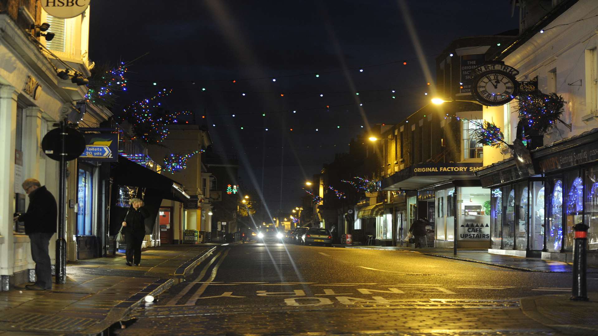 Record Number Of Christmas Trees To Decorate Shop Fronts In Deal High Street This Year