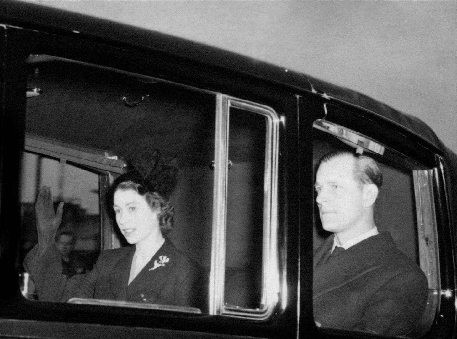 The new Queen returning to London the day after the death of her father in 1952 (PA)