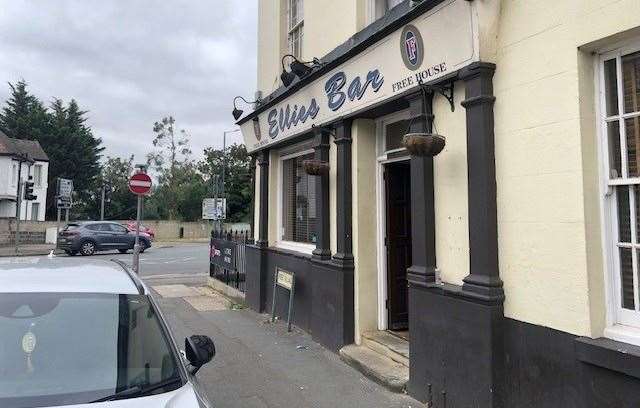 The side of the pub on Pier Road doesn’t have as much signwriting space as the front so it goes by the more affectionate name of Ellies Bar