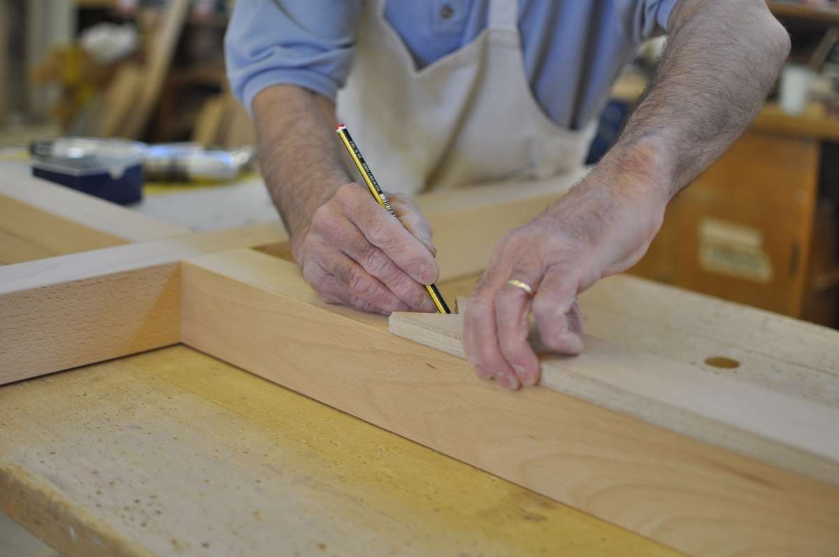 Emmerich (Berlon) makes long-lasting wooden benches