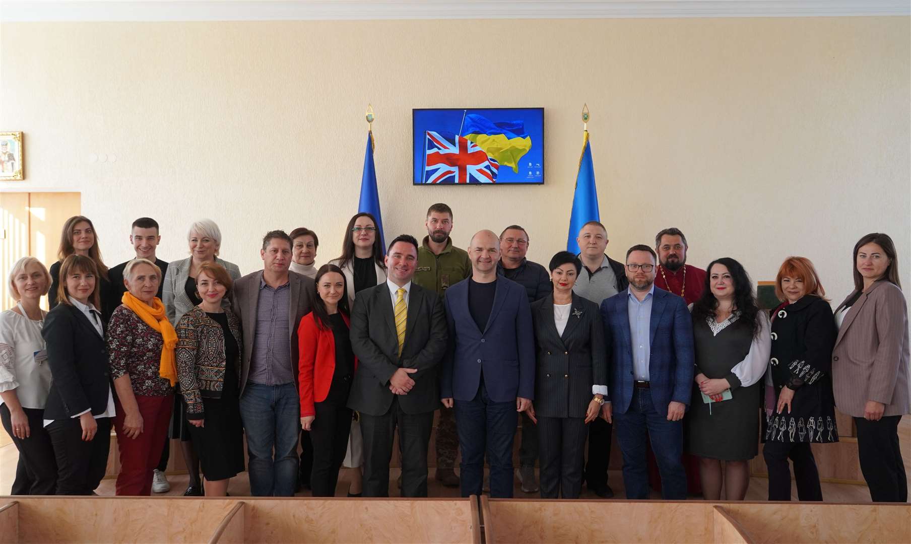 The signing of the Twinning Agreement with Fastiv residents and community leaders