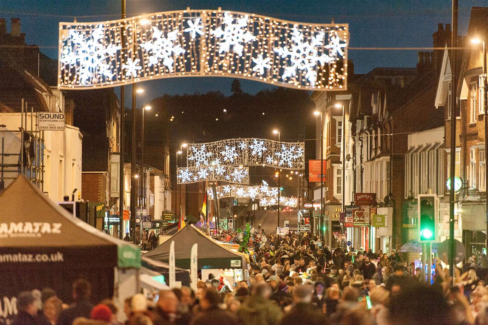 Tonbridge Christmas lights switch on 2016