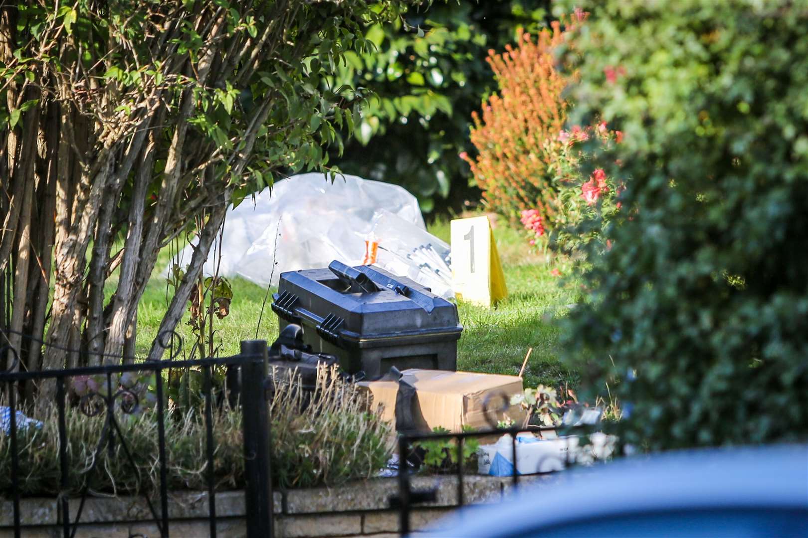 Murder scene at Carpenters Lane, Hadlow. Picture: Matthew Walker. (7769172)