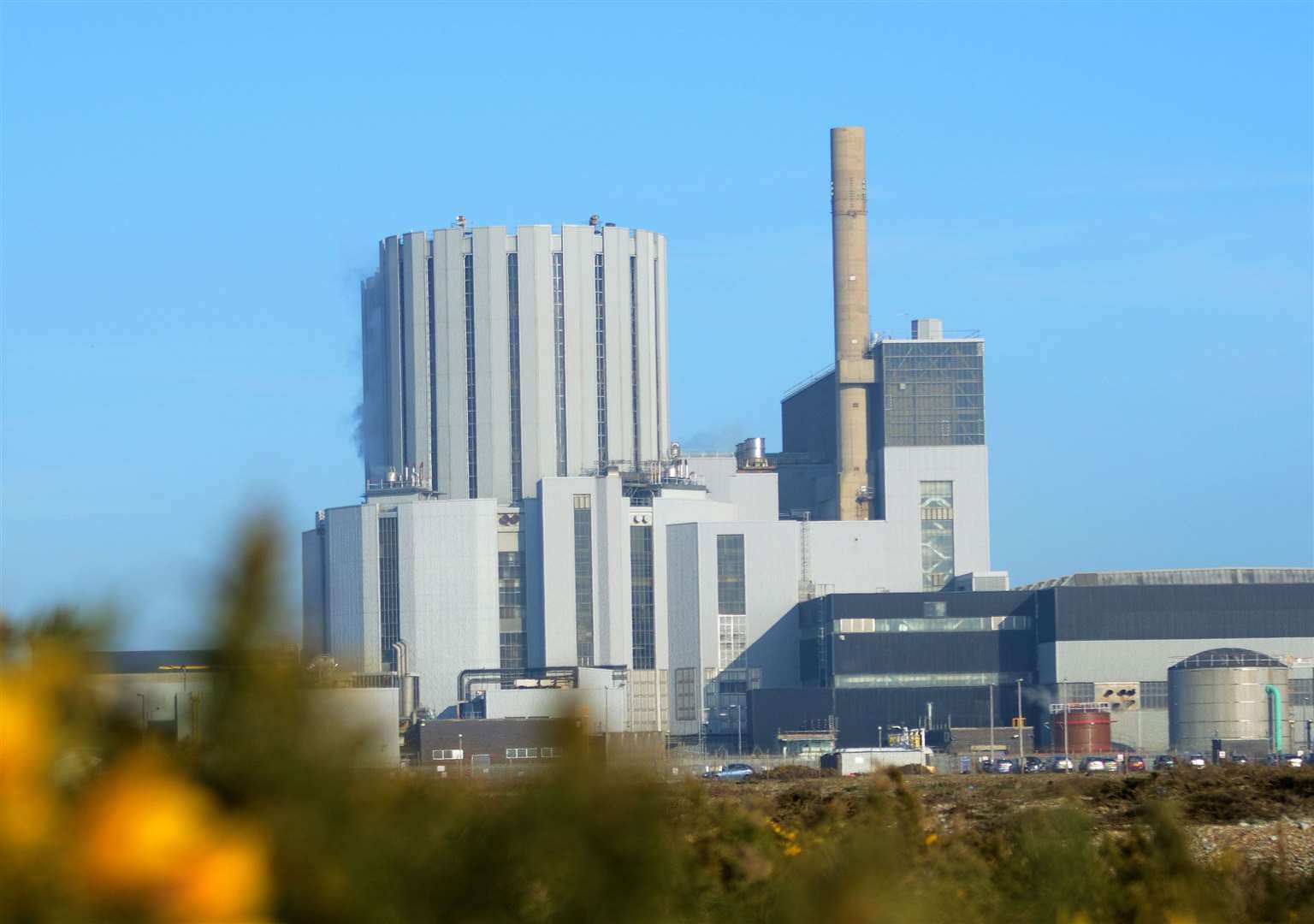 The now-decommissioned Dungeness power station is a 10-minute drive from the proposed development site