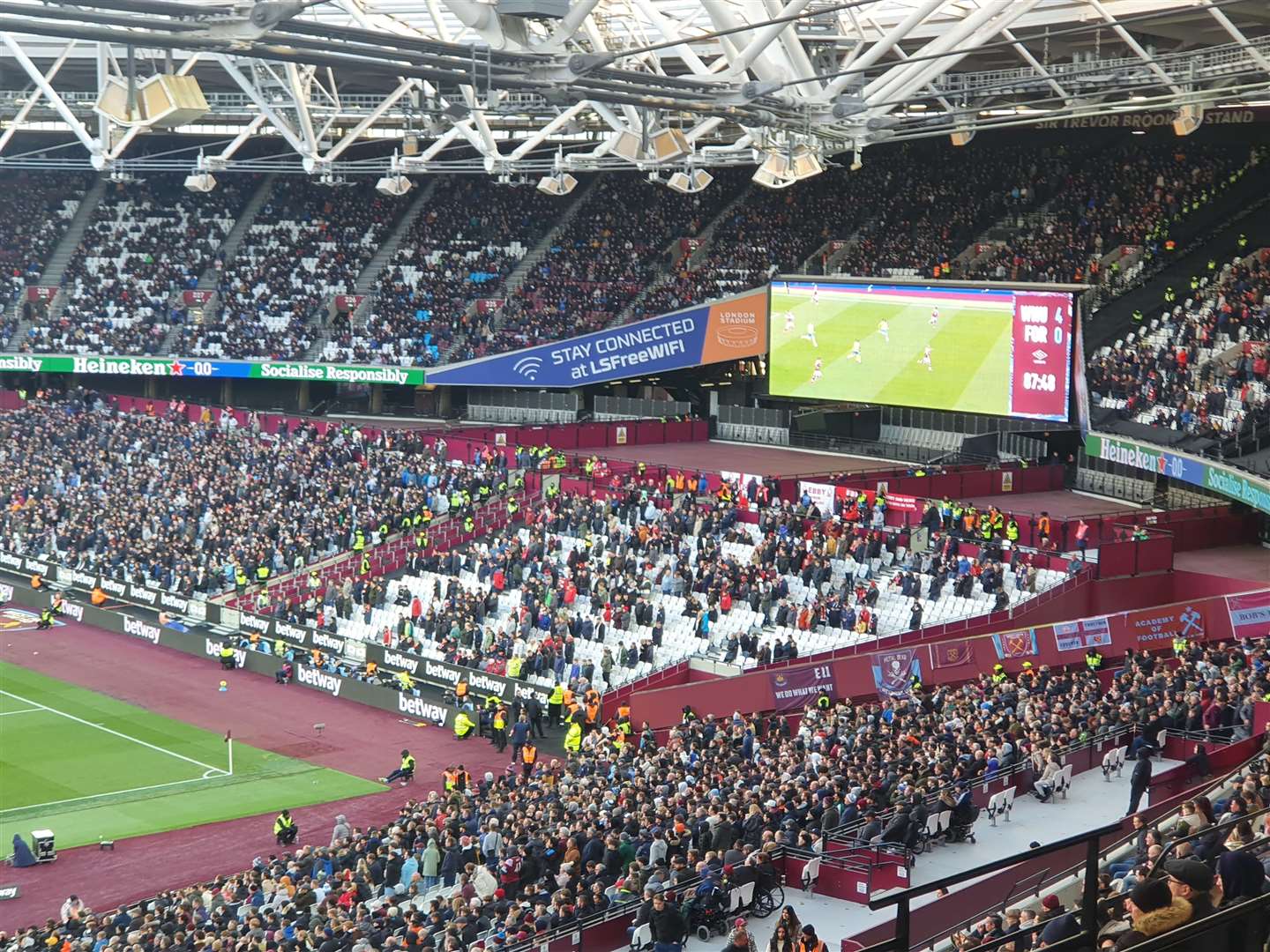 A four-goal 15-minute salvo proved the difference as West Ham beat Nottingham Forest 4-0