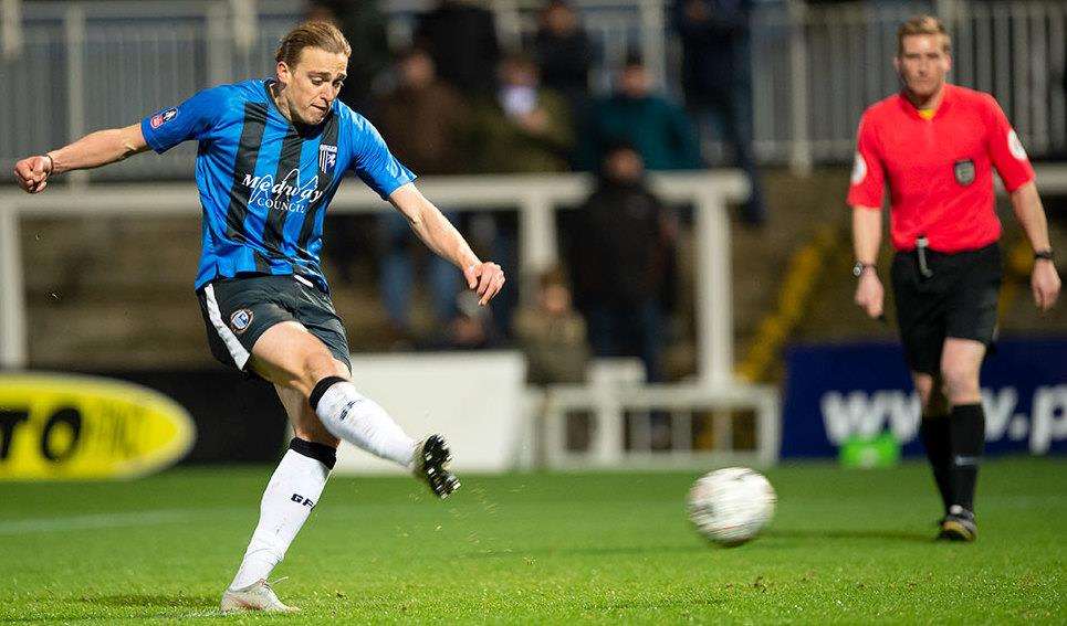 Striker Tom Eaves scores from the penalty spot in stoppage time Picture: Ady Kerry