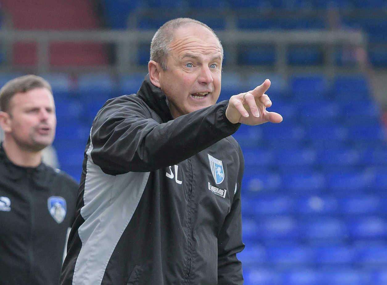 Steve Lovell on the touchline at Oldham Picture: Andy Payton (1495088)